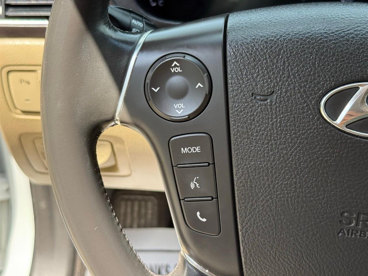 Hyundai Genesis  2012