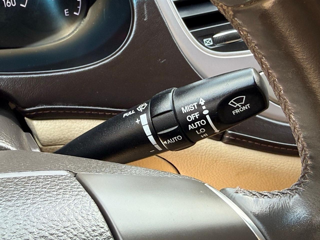 Hyundai Genesis  2012