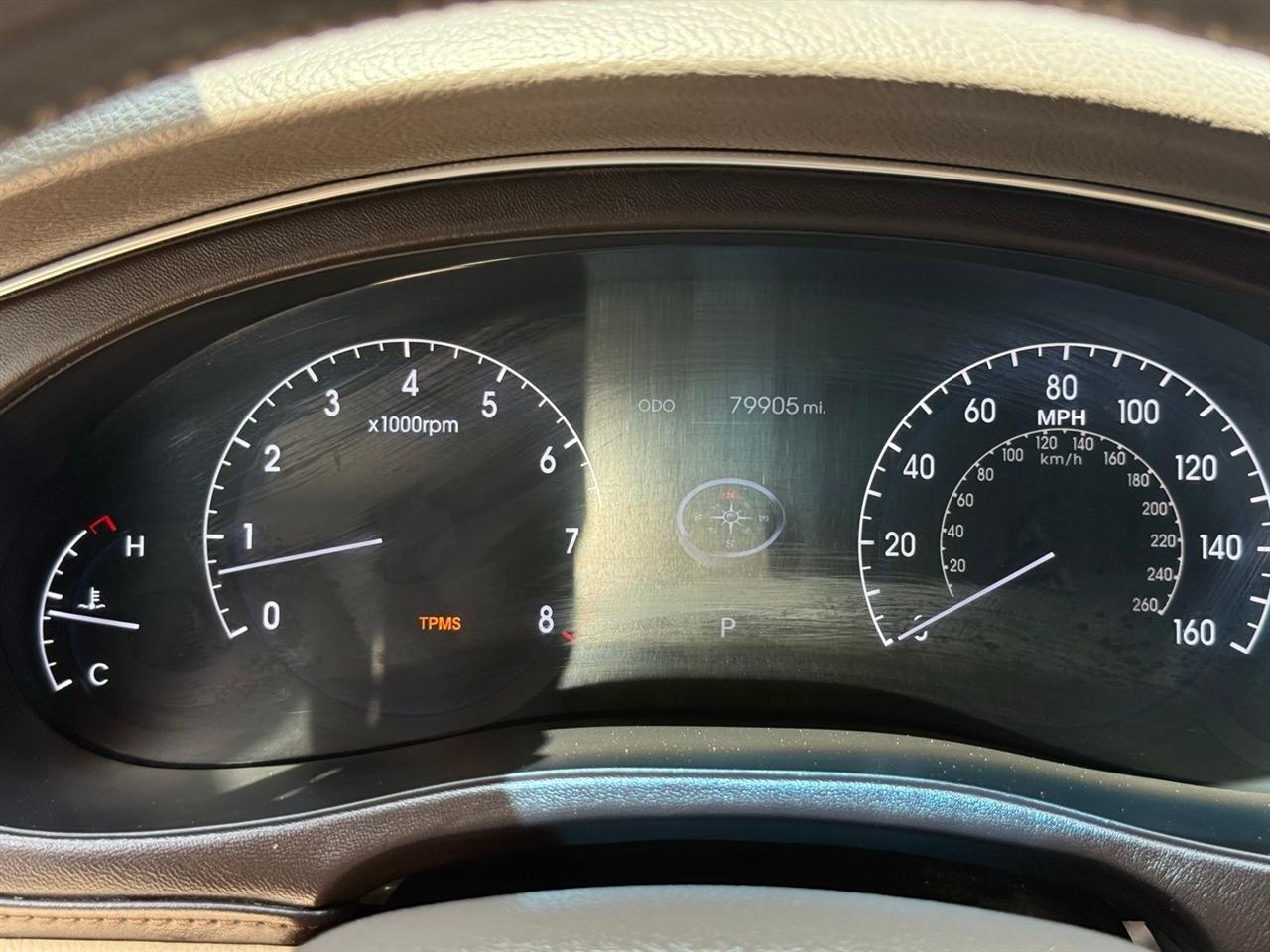 Hyundai Genesis  2012