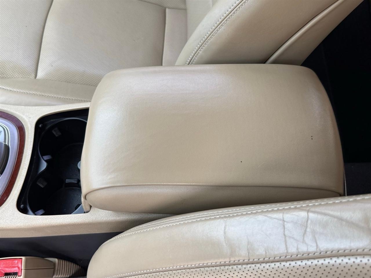 Hyundai Genesis  2012