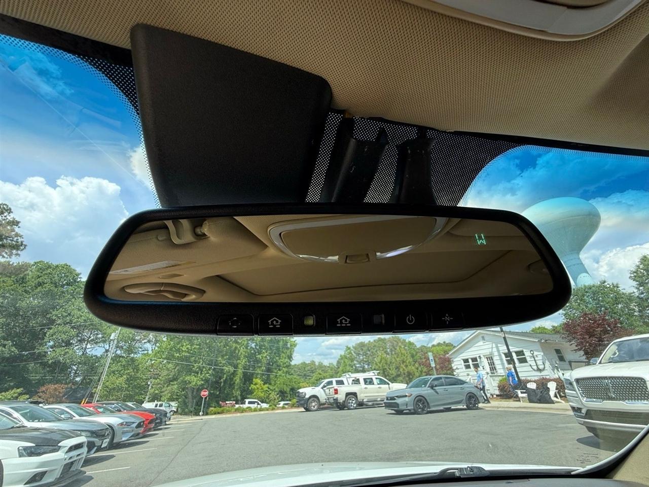 Hyundai Genesis  2012