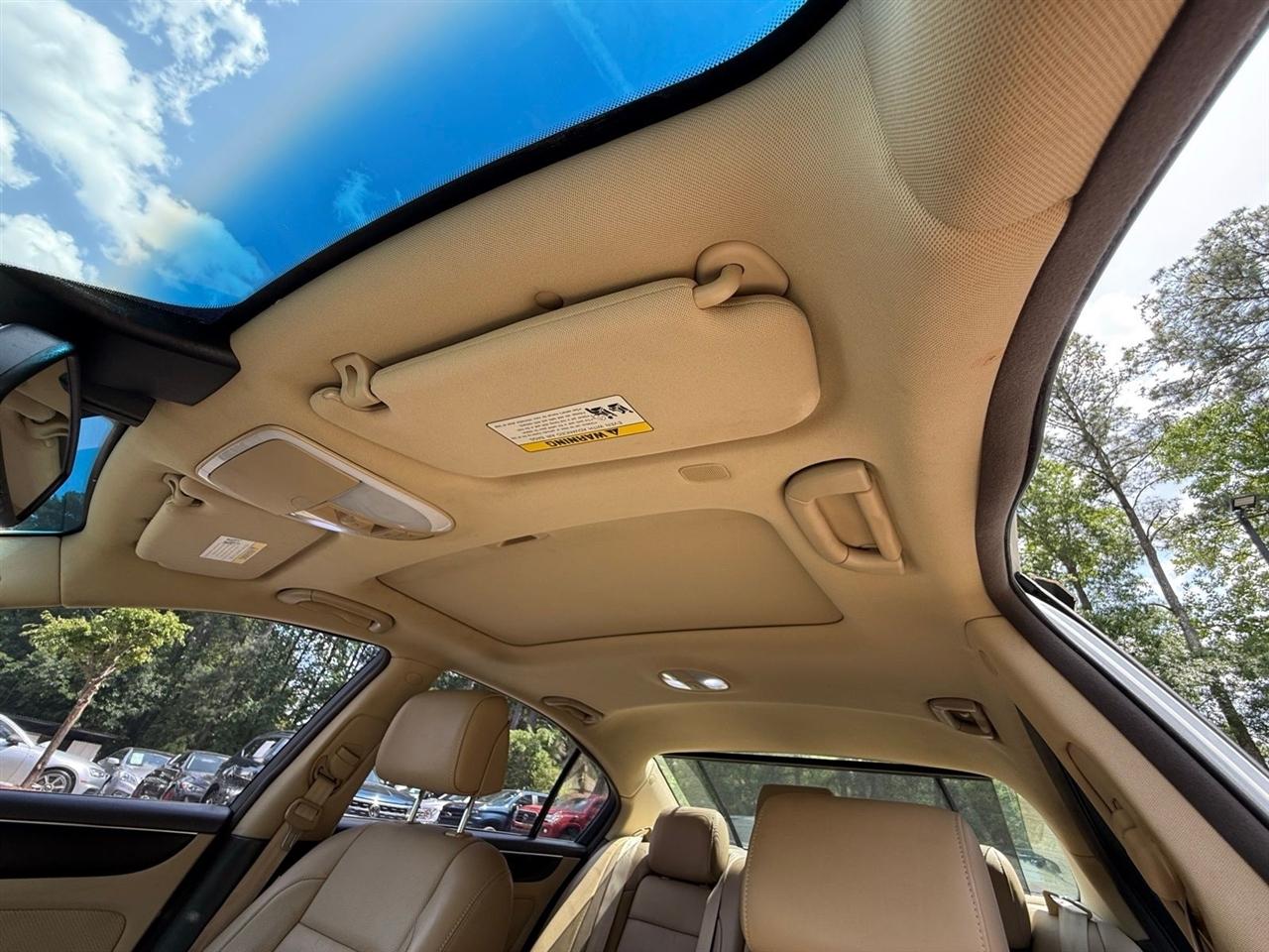 Hyundai Genesis  2012