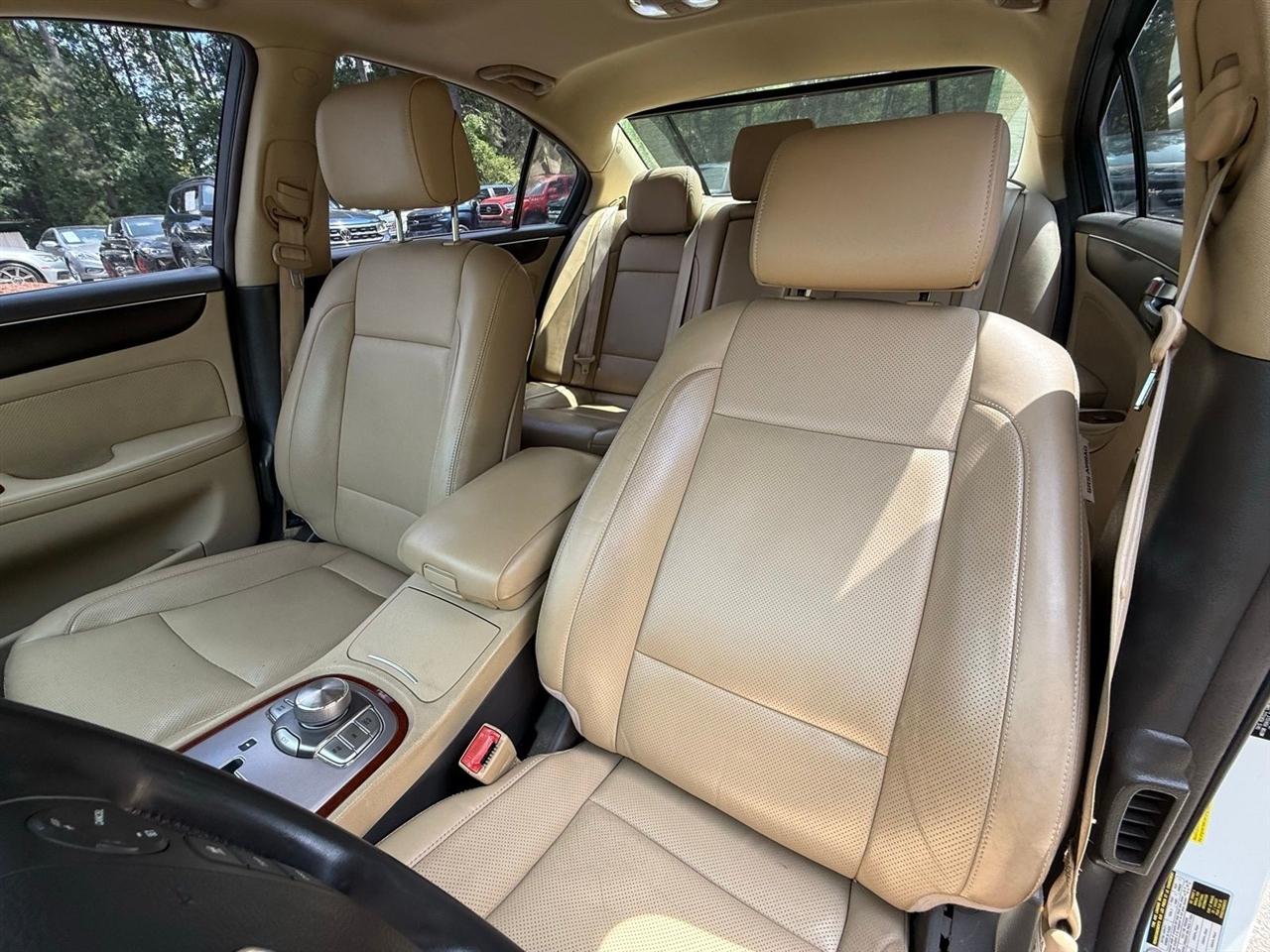 Hyundai Genesis  2012