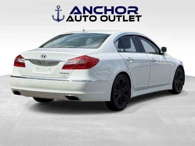 Hyundai Genesis  2012
