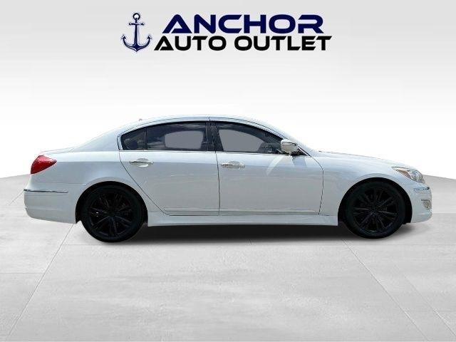 Hyundai Genesis  2012