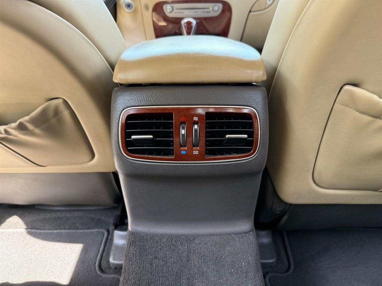 Hyundai Genesis  2012