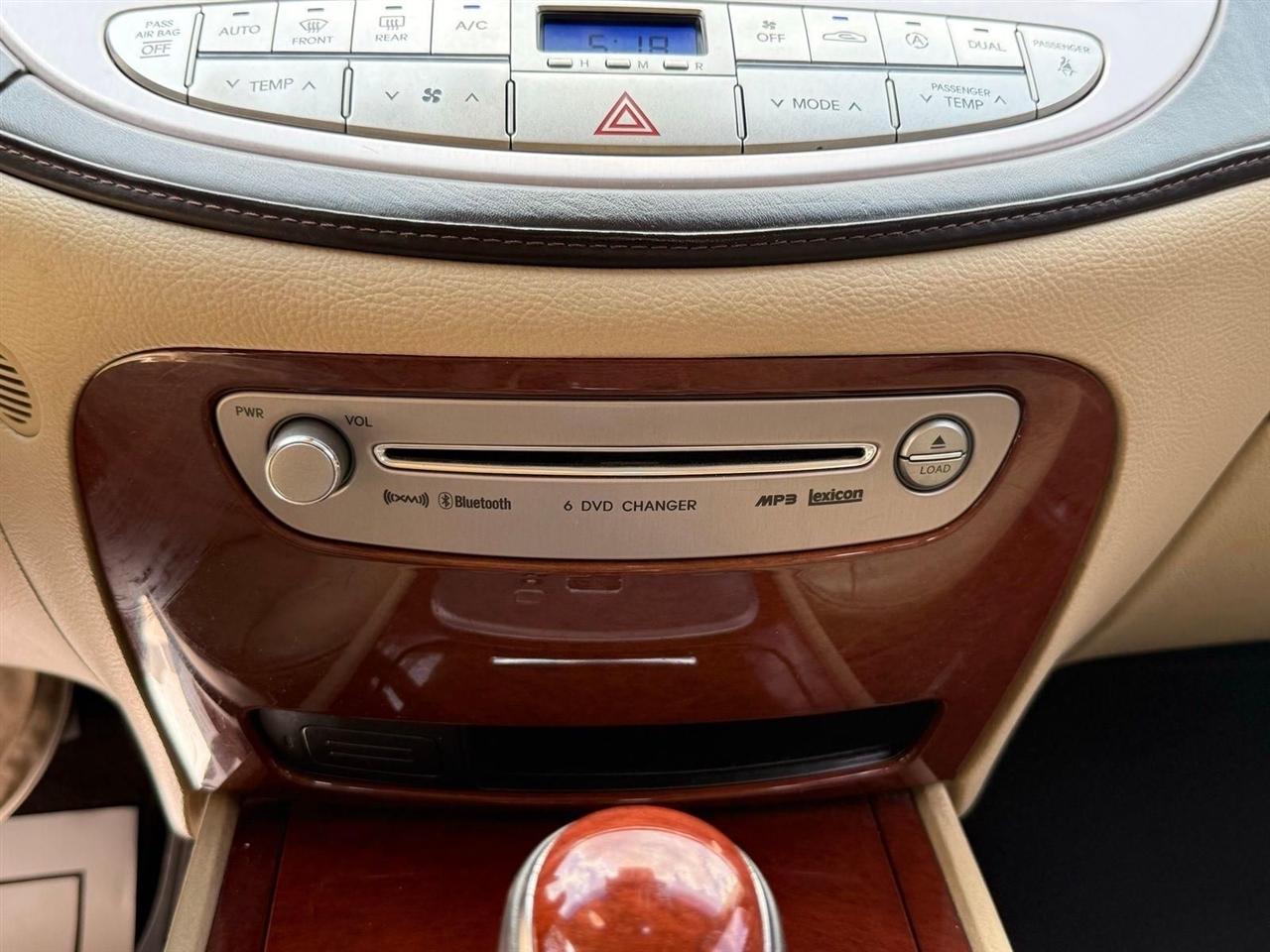 Hyundai Genesis  2012