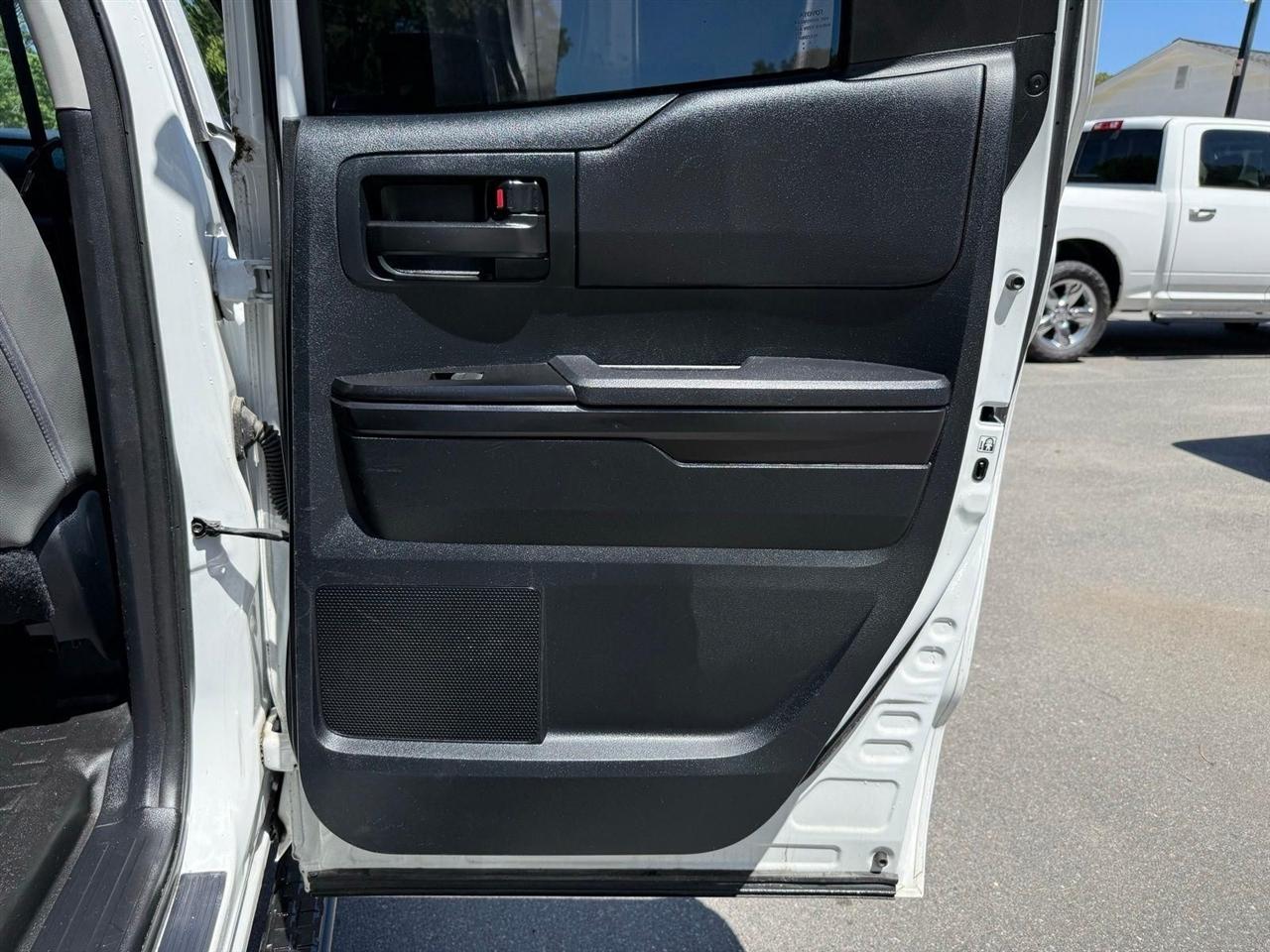 Toyota Tundra  2017