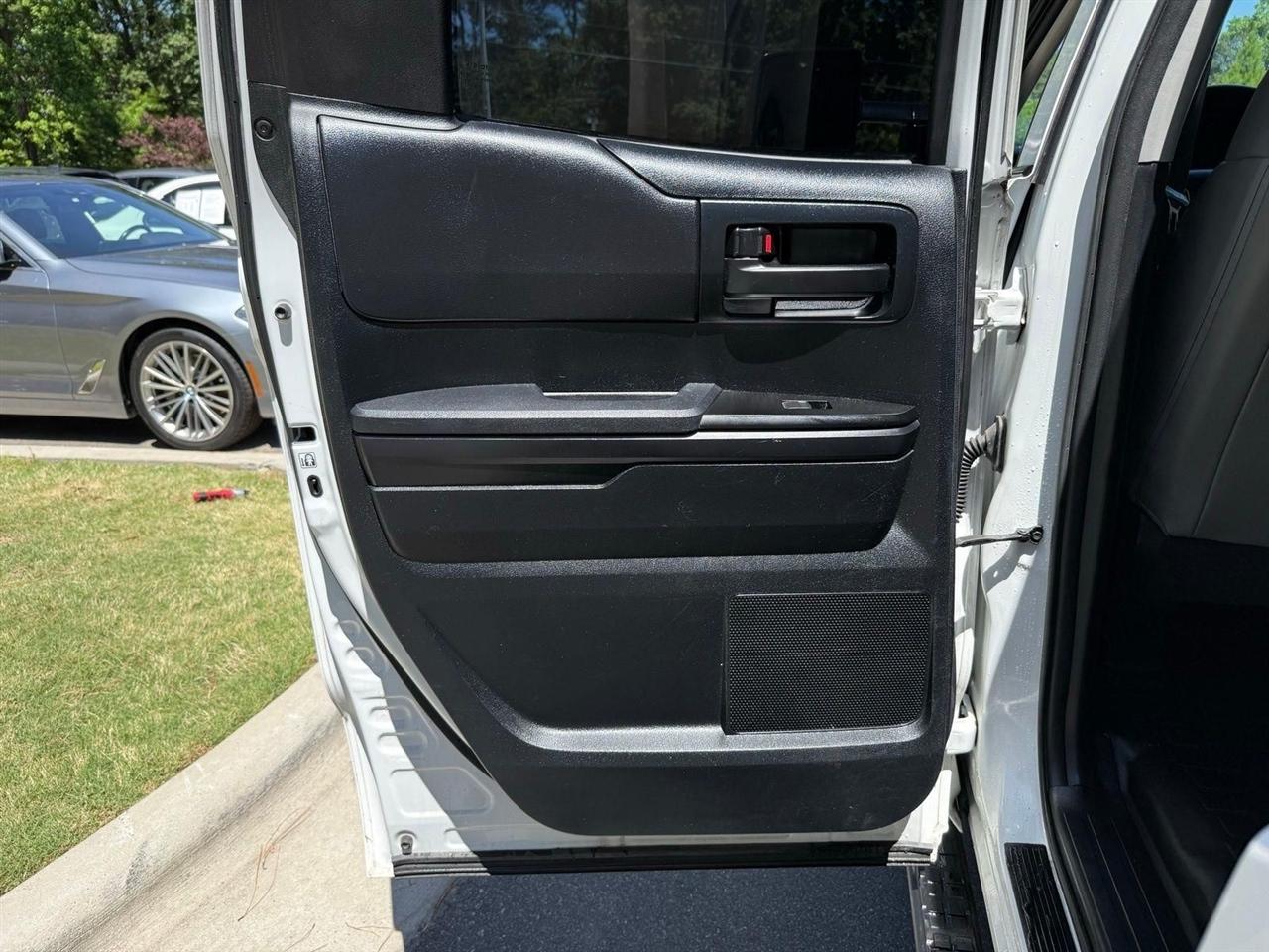 Toyota Tundra  2017