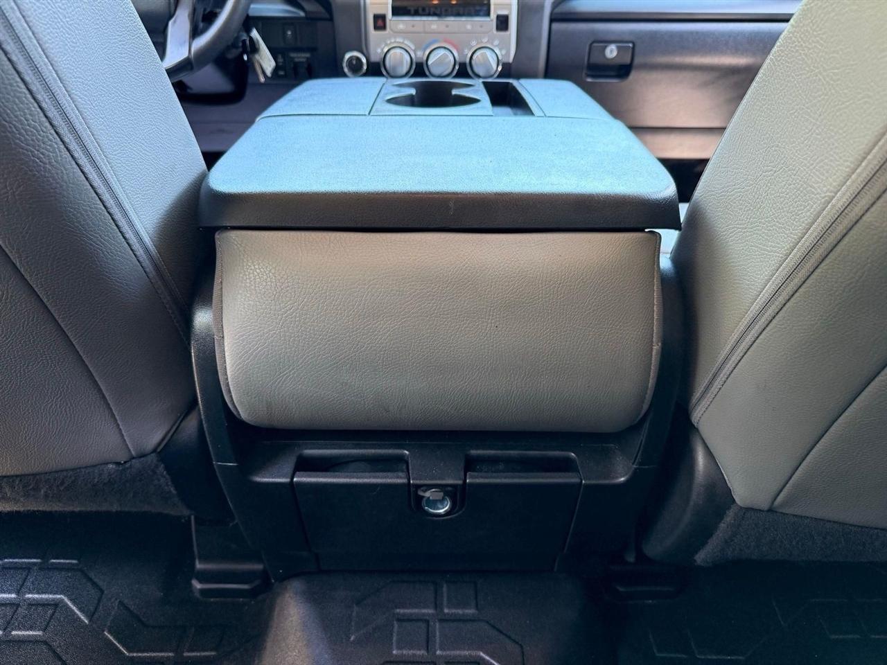 Toyota Tundra  2017