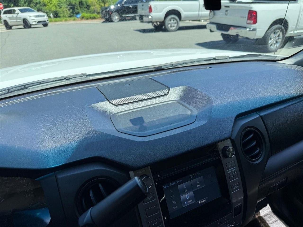 Toyota Tundra  2017
