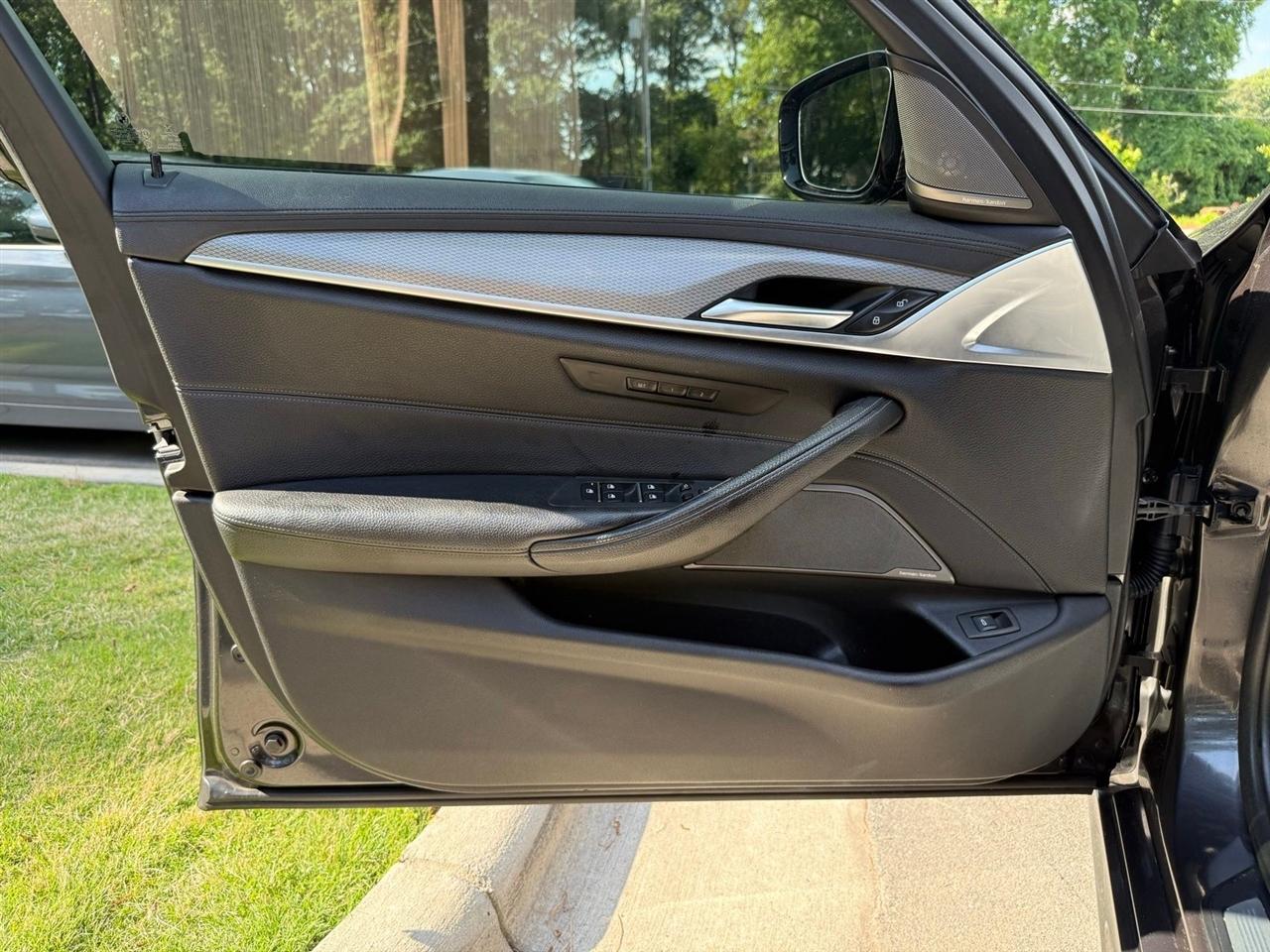 BMW 5-Series  2018