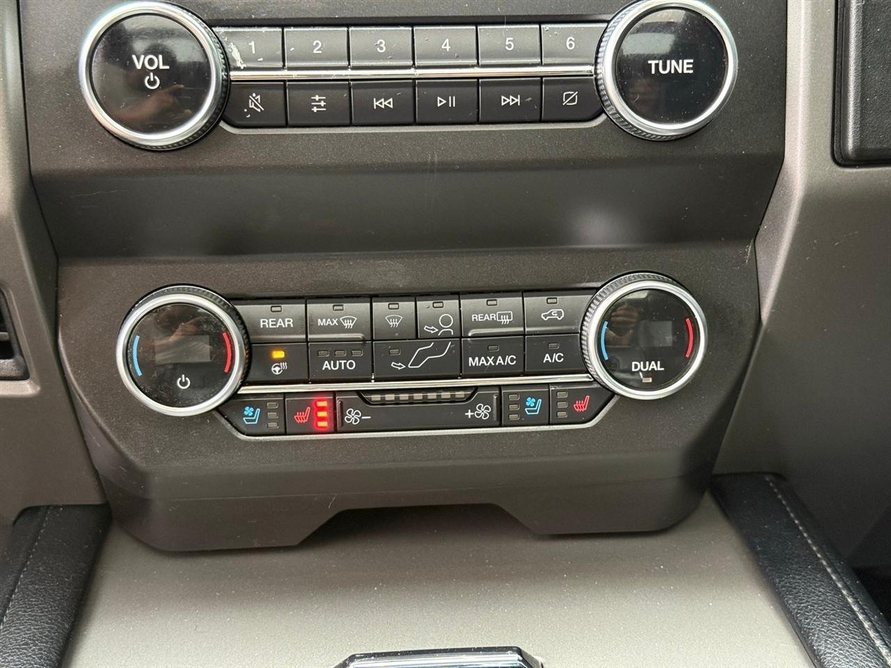 Ford Expedition  2020
