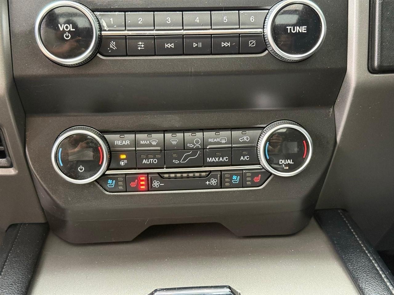 Ford Expedition  2020