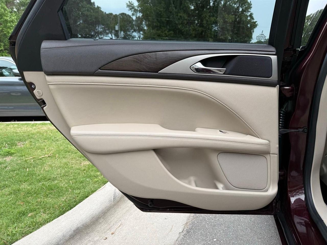 Lincoln MKZ  2017