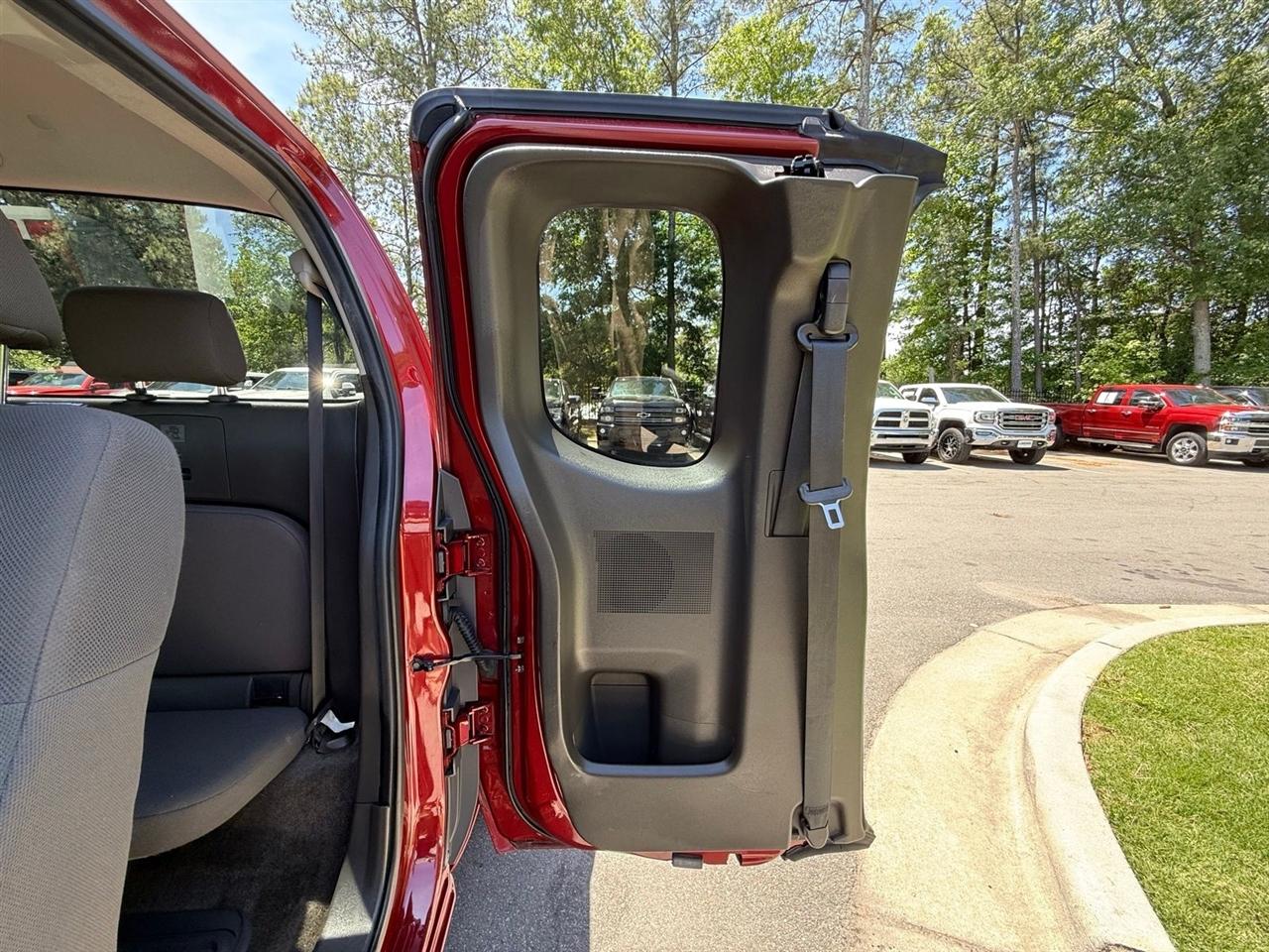 Nissan Frontier  2013
