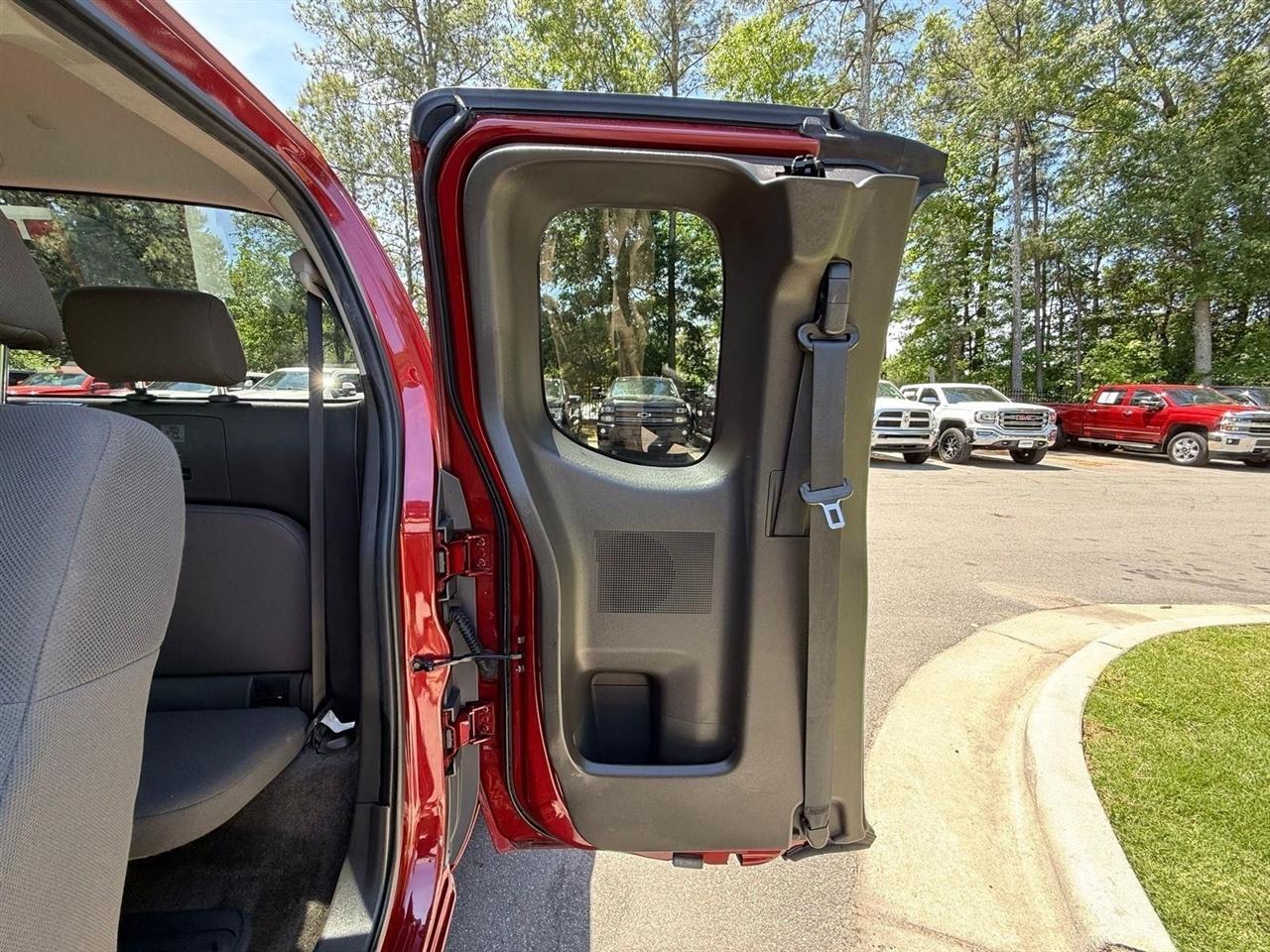 Nissan Frontier  2013