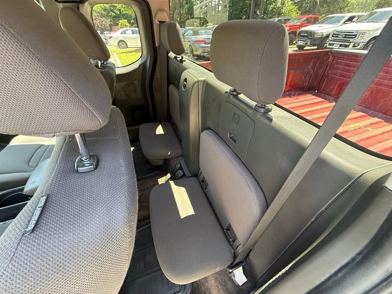 Nissan Frontier  2013