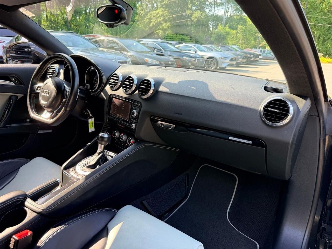 Audi TTS  2015