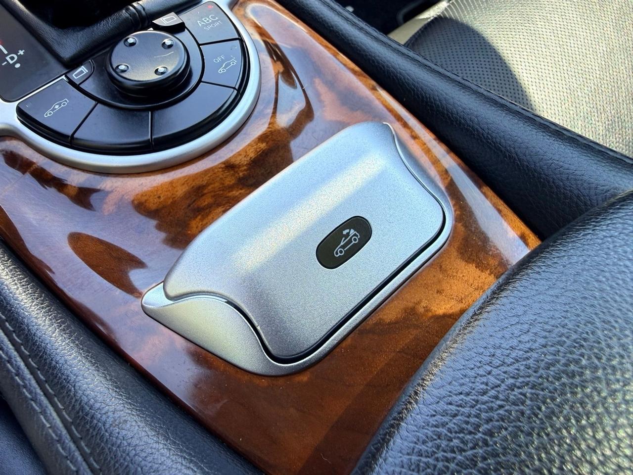 Mercedes-Benz SL-Class  2009