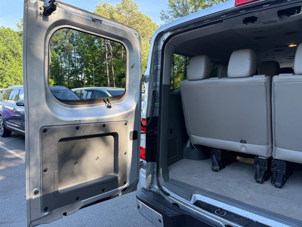 Nissan NV Passenger  2016
