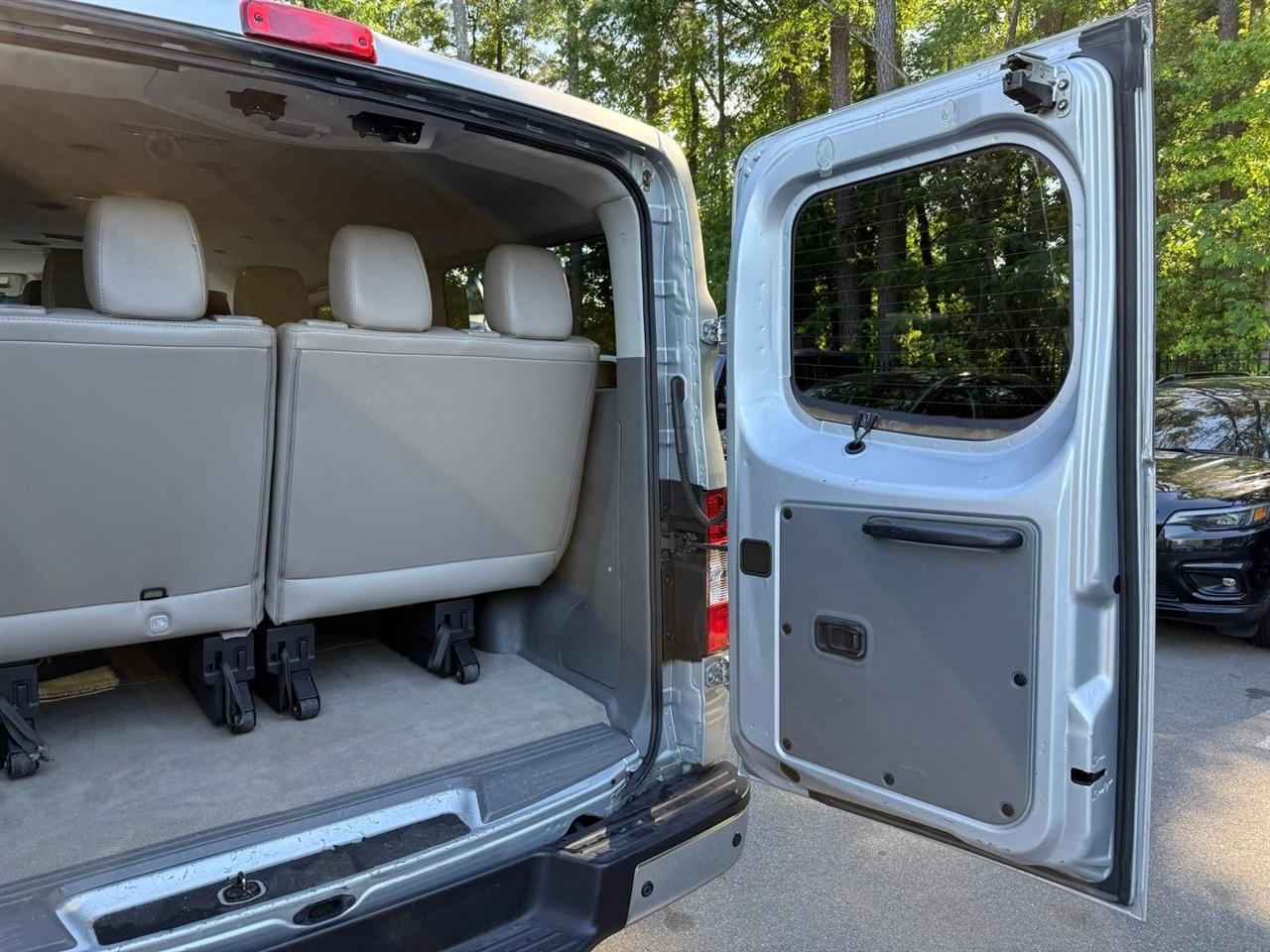 Nissan NV Passenger  2016
