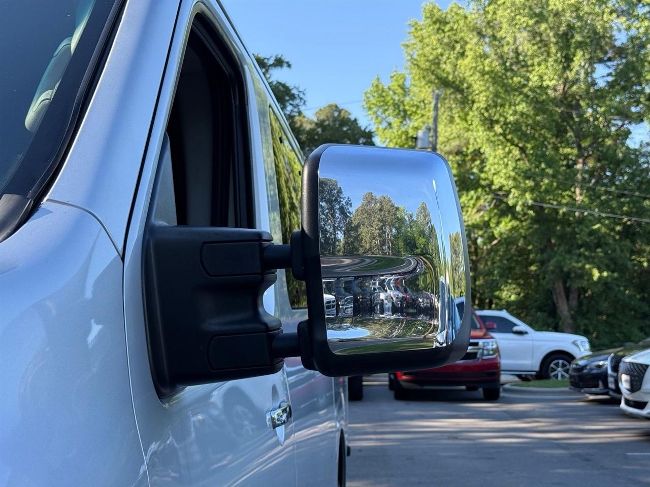 Nissan NV Passenger  2016