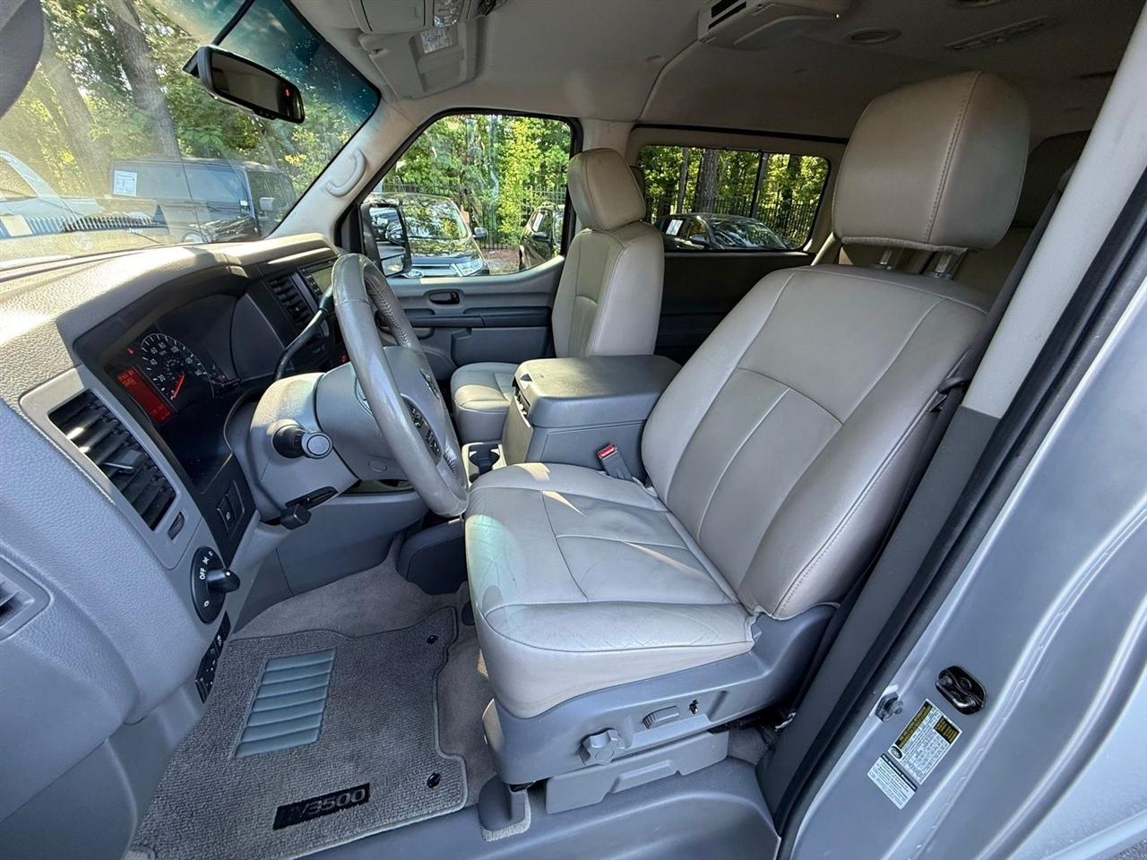 Nissan NV Passenger  2016