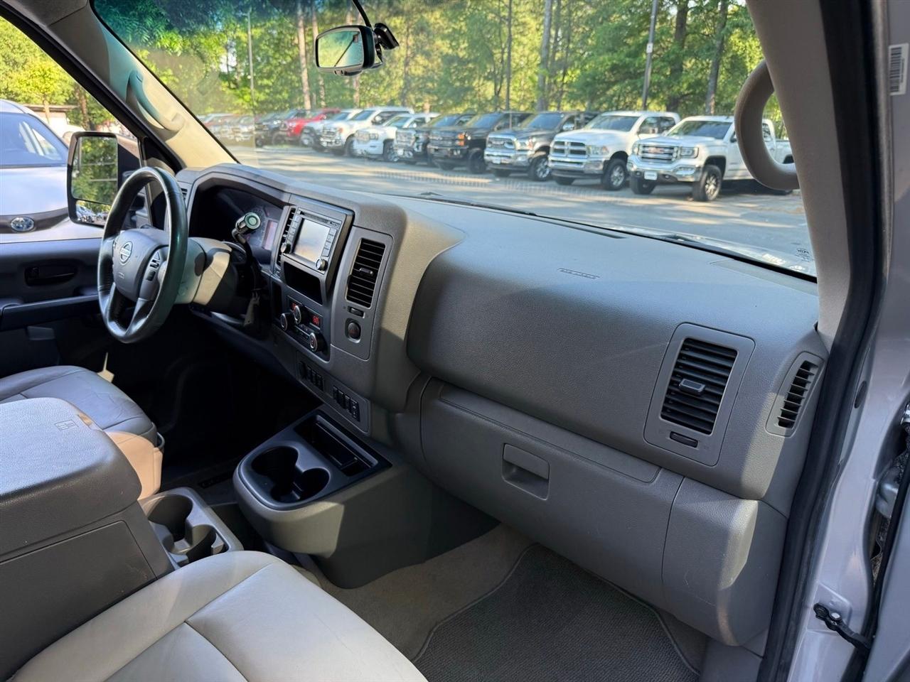 Nissan NV Passenger  2016