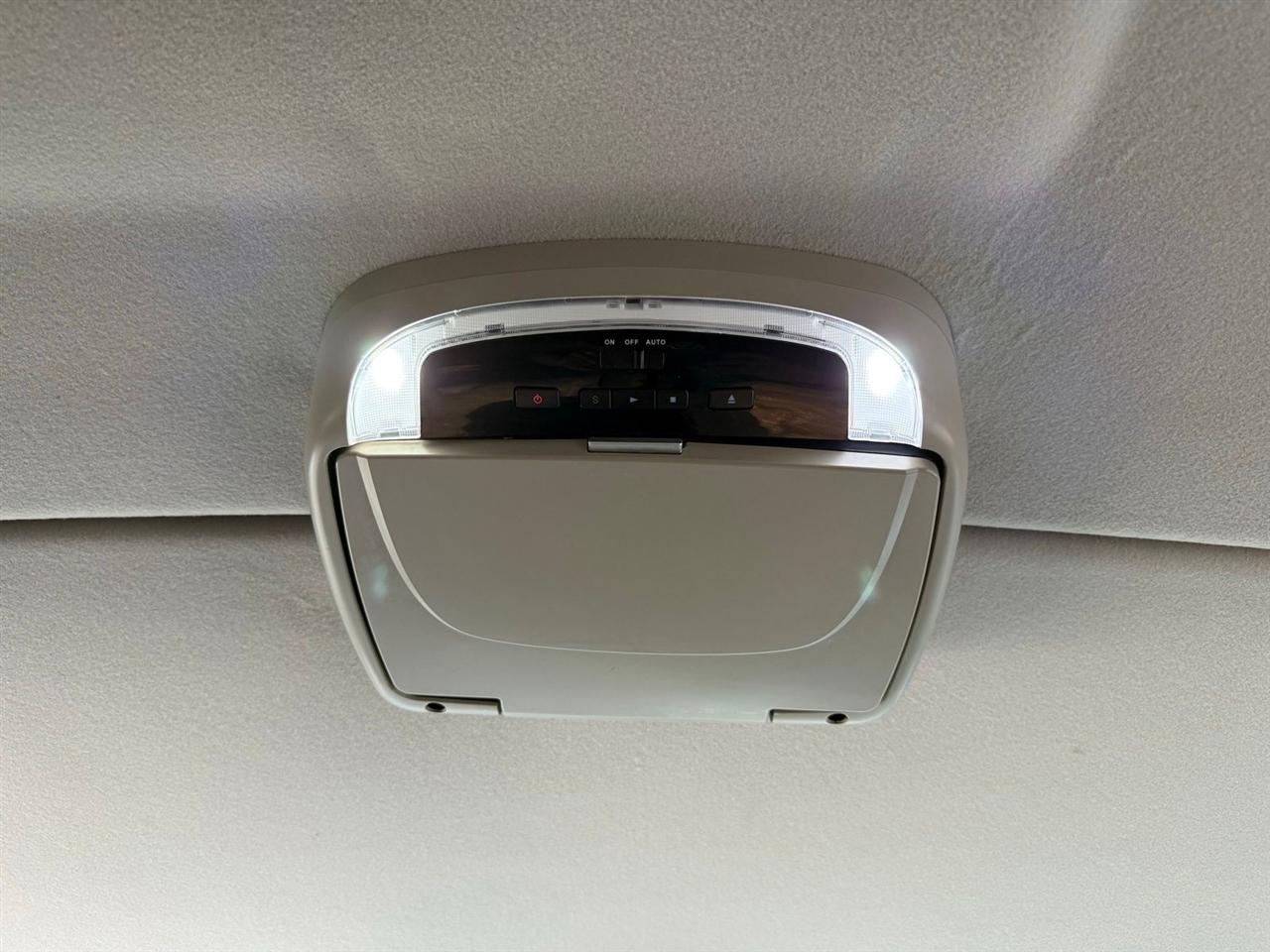 Nissan NV Passenger  2016