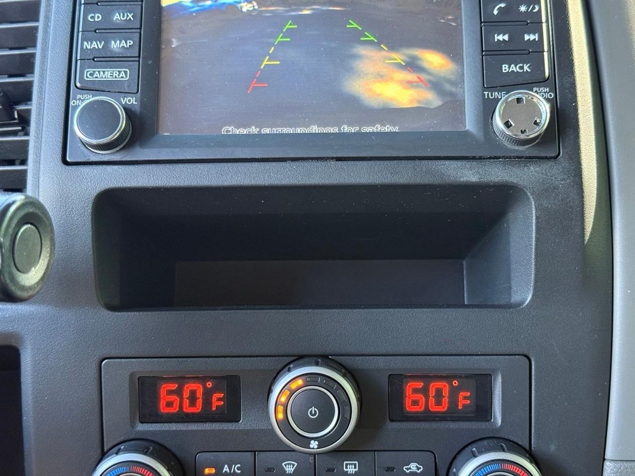 Nissan NV Passenger  2016