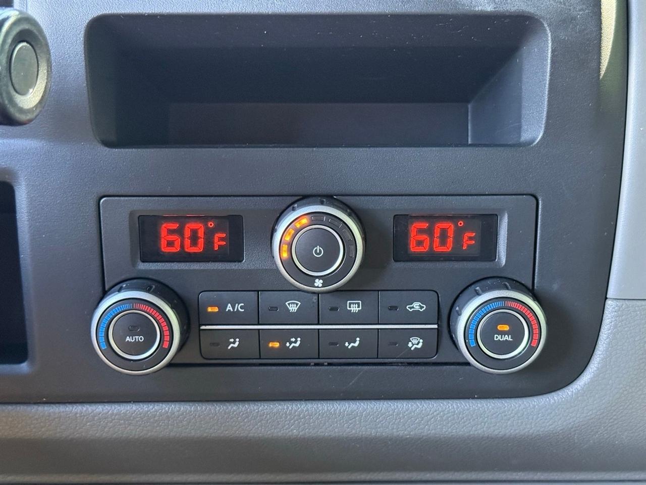 Nissan NV Passenger  2016