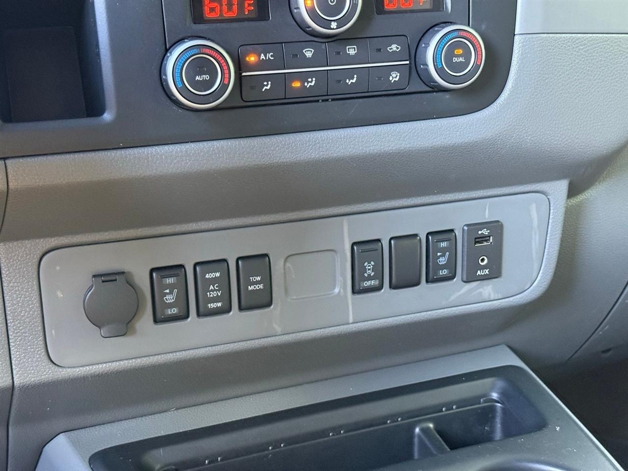 Nissan NV Passenger  2016