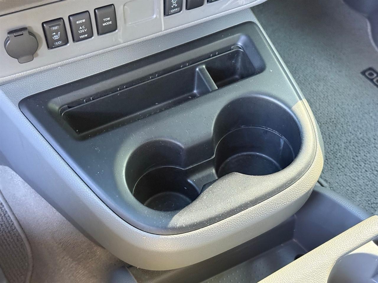 Nissan NV Passenger  2016
