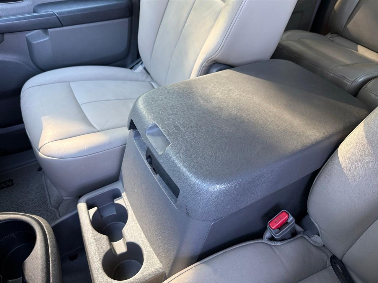 Nissan NV Passenger  2016