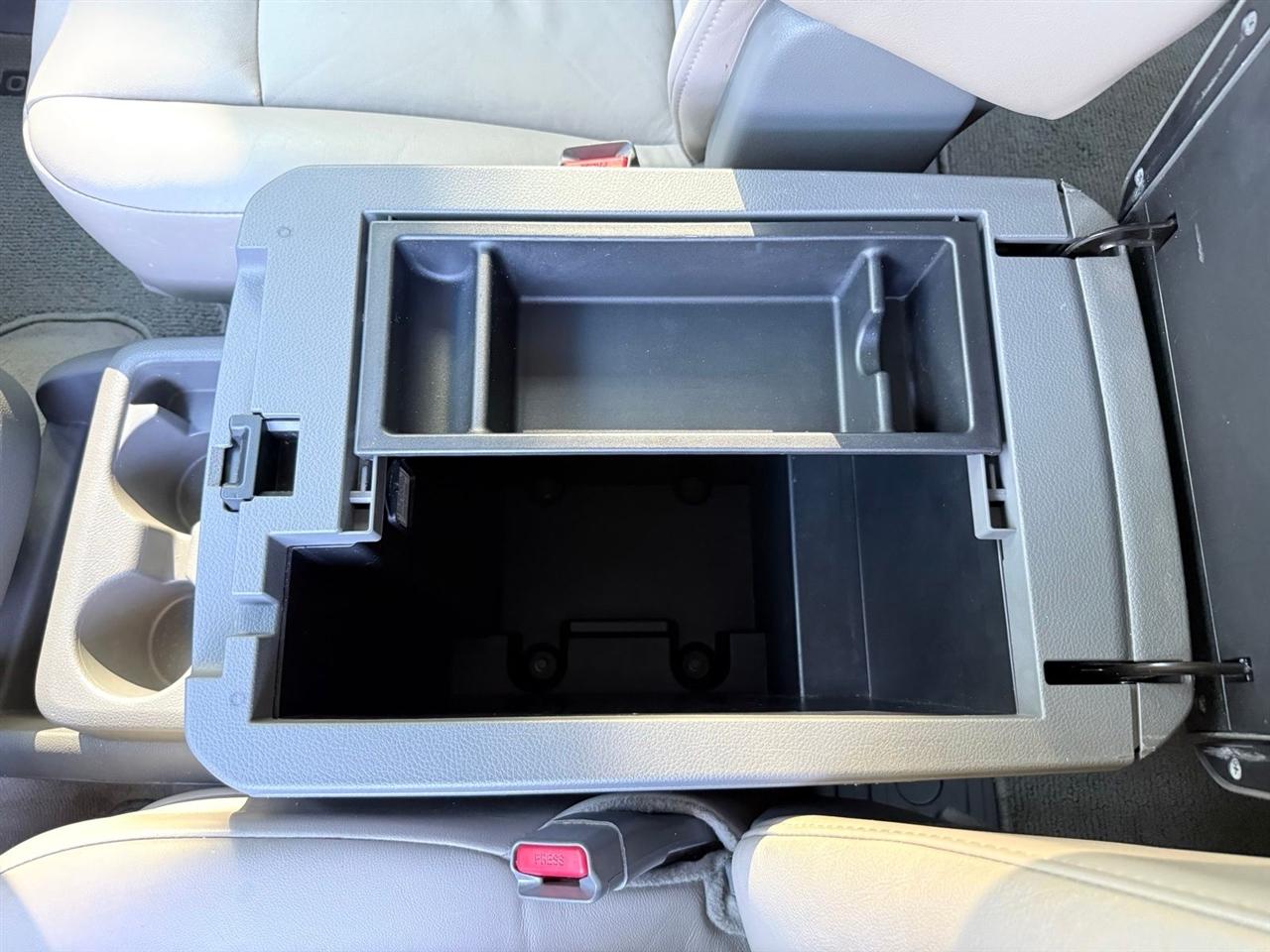 Nissan NV Passenger  2016