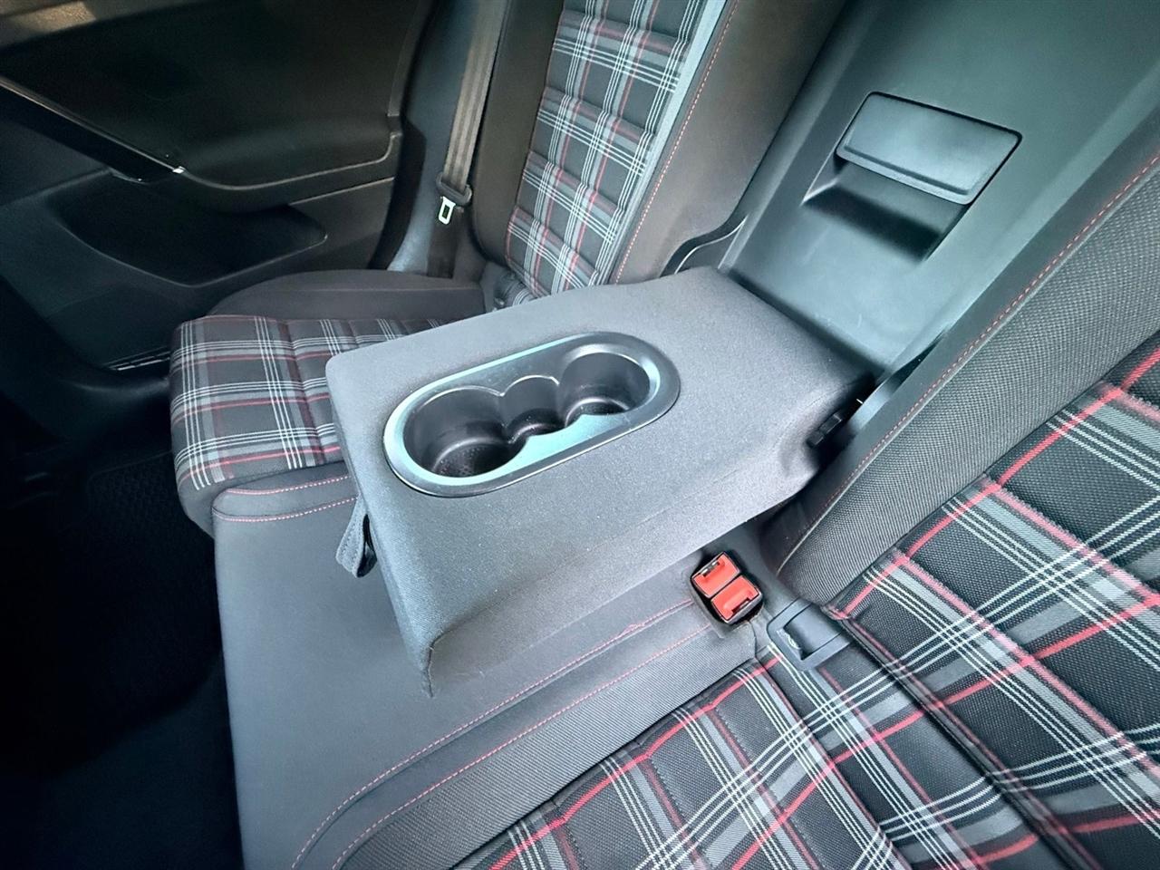 Volkswagen GTI  2015