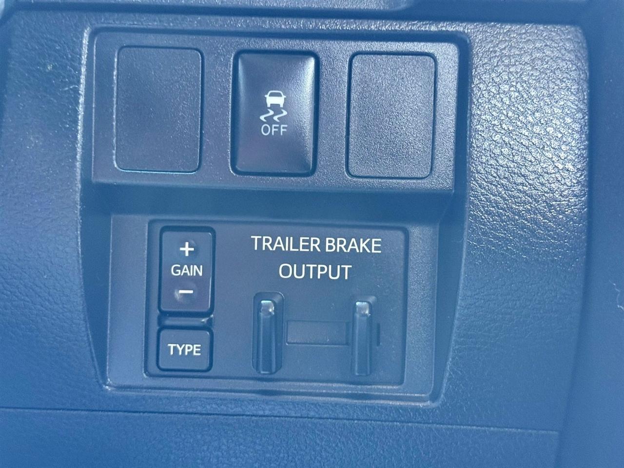 Toyota Tundra  2016