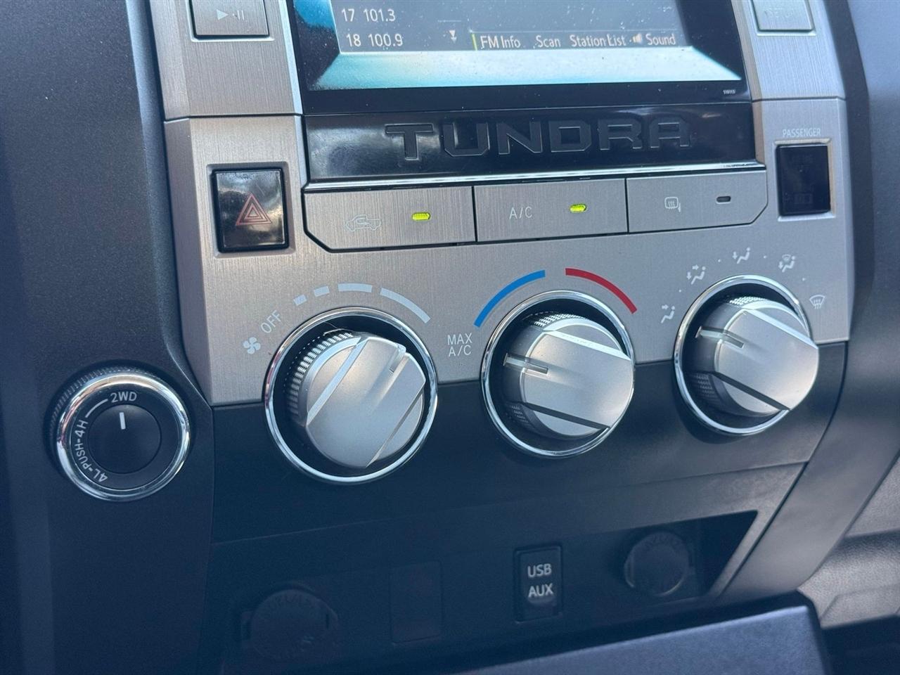 Toyota Tundra  2016