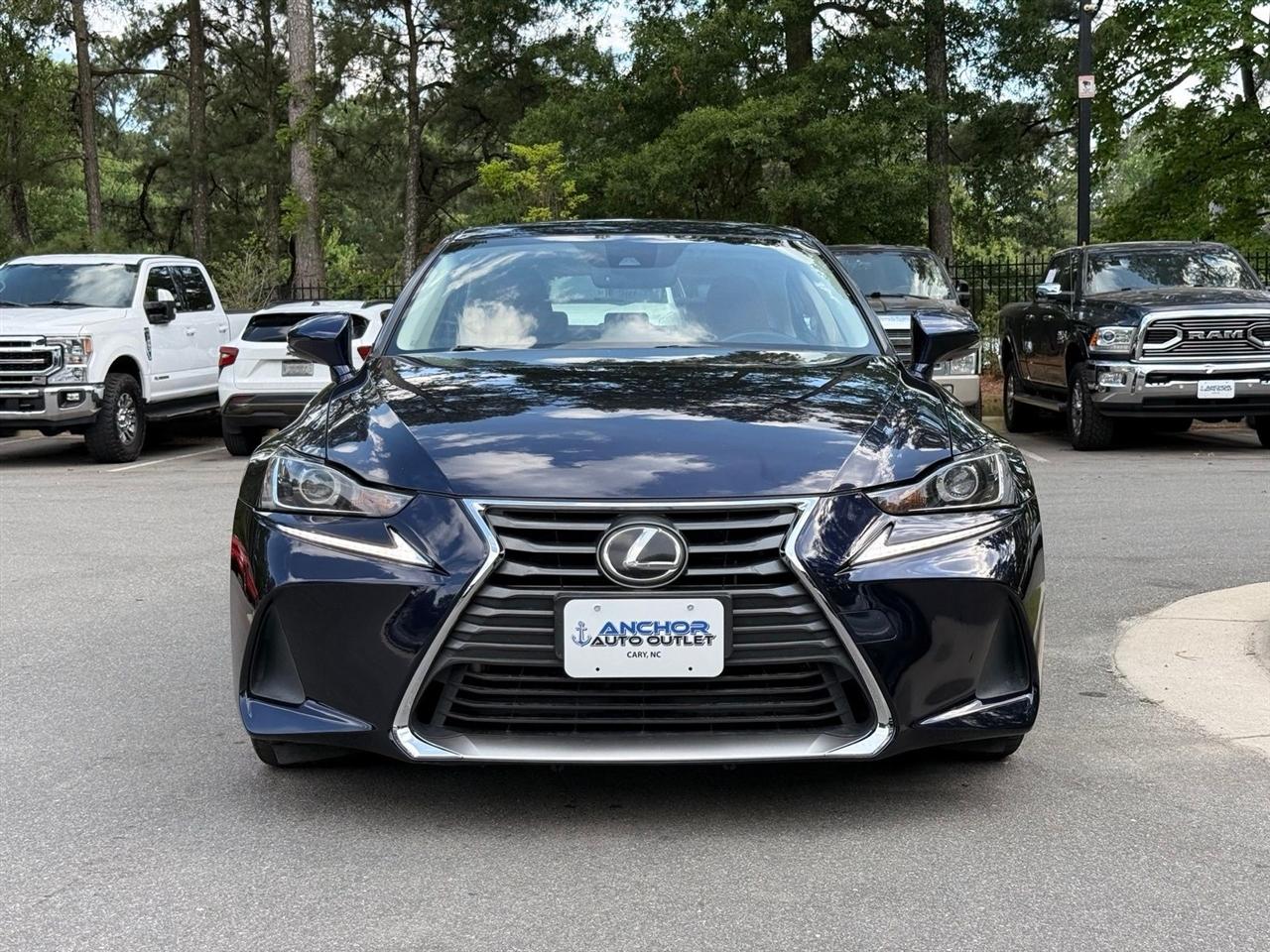 Lexus IS  2017