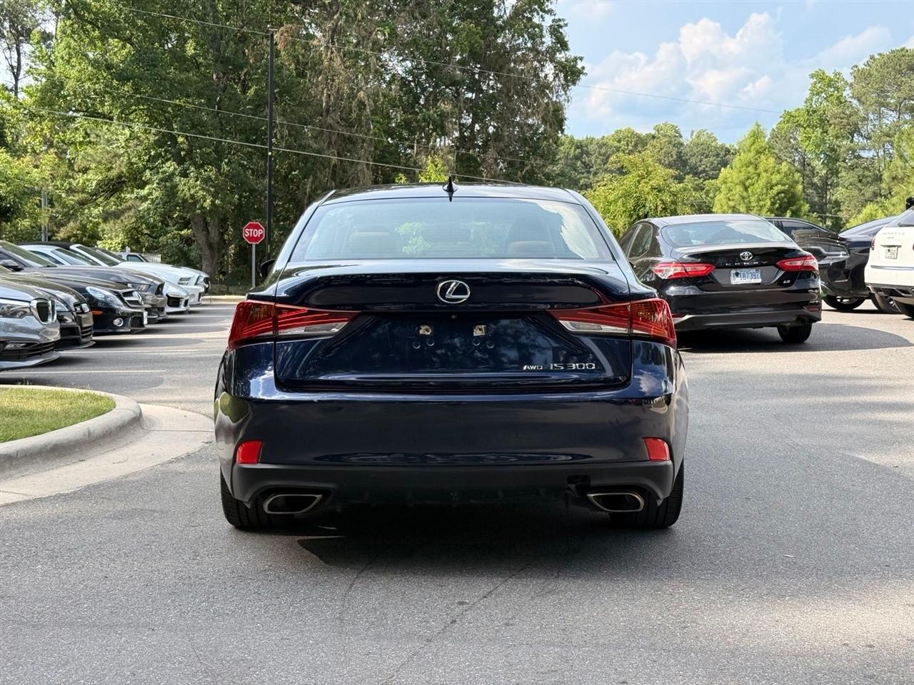 Lexus IS  2017