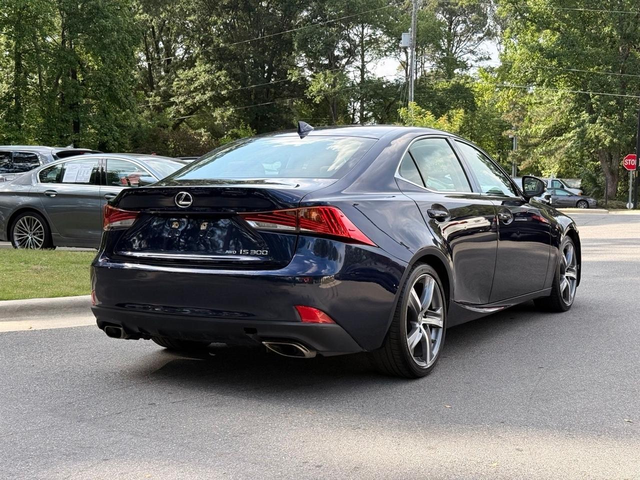 Lexus IS  2017