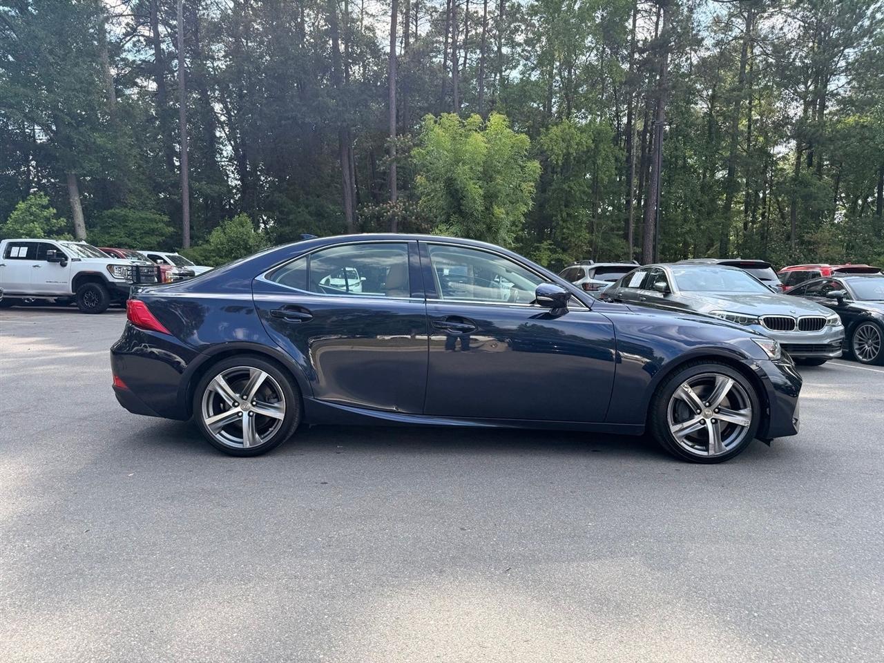 Lexus IS  2017
