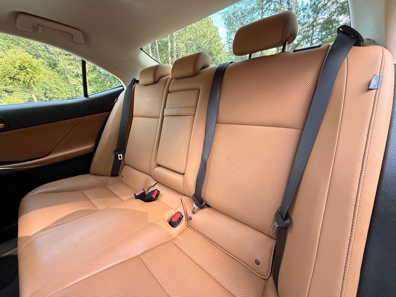 Lexus IS  2017