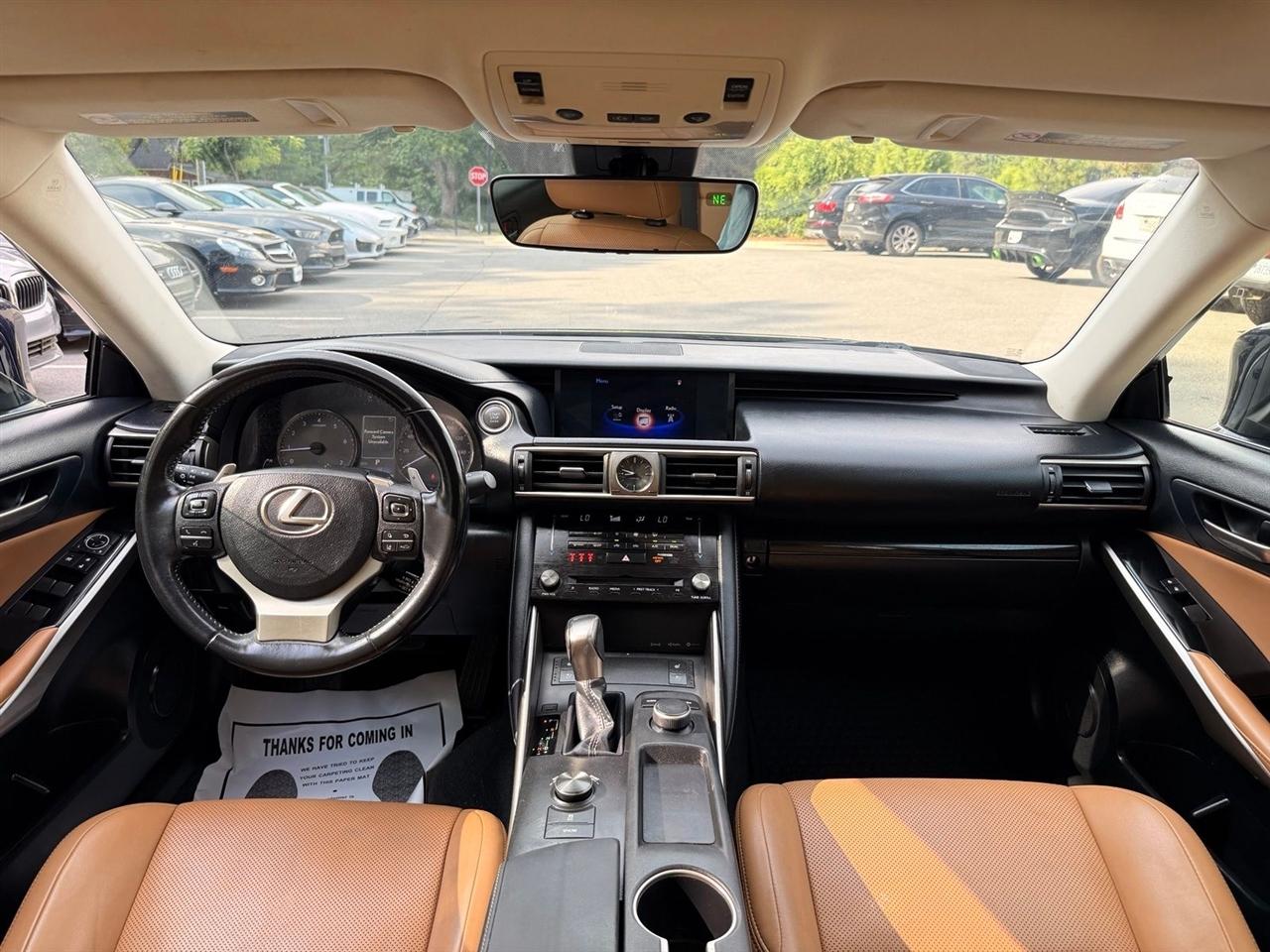 Lexus IS  2017