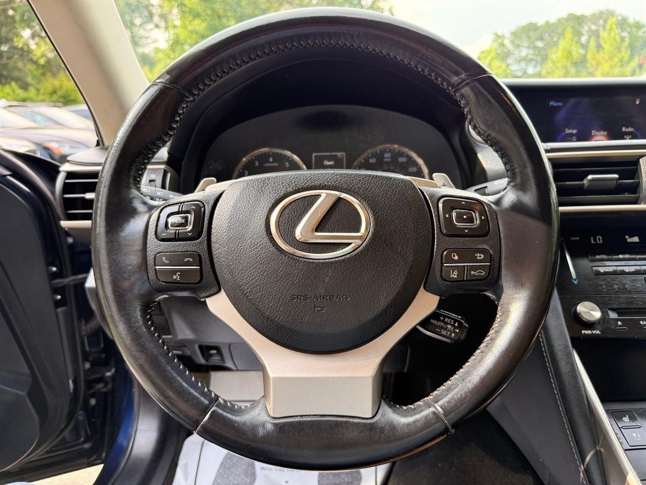 Lexus IS  2017