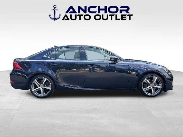 Lexus IS  2017
