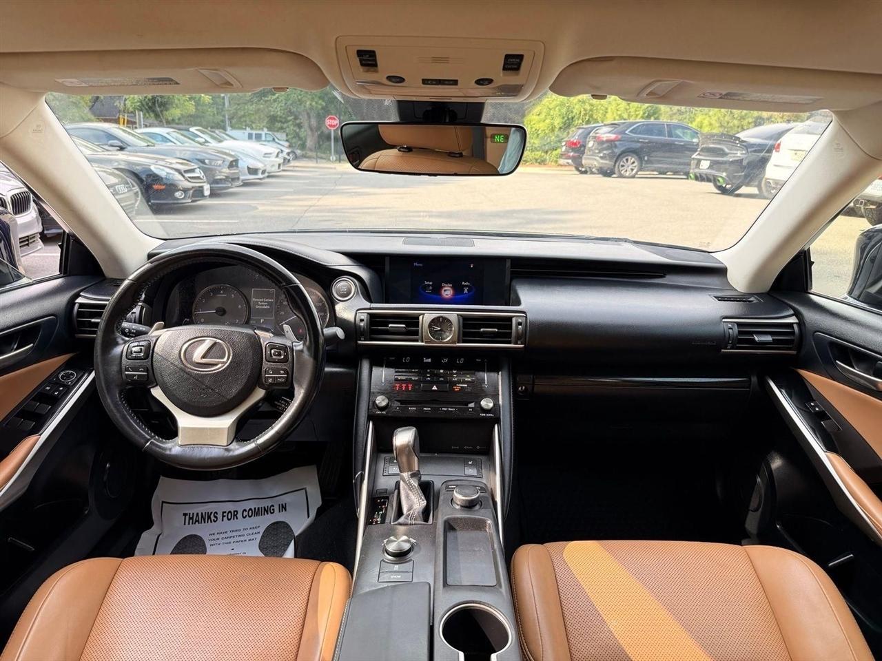 Lexus IS  2017