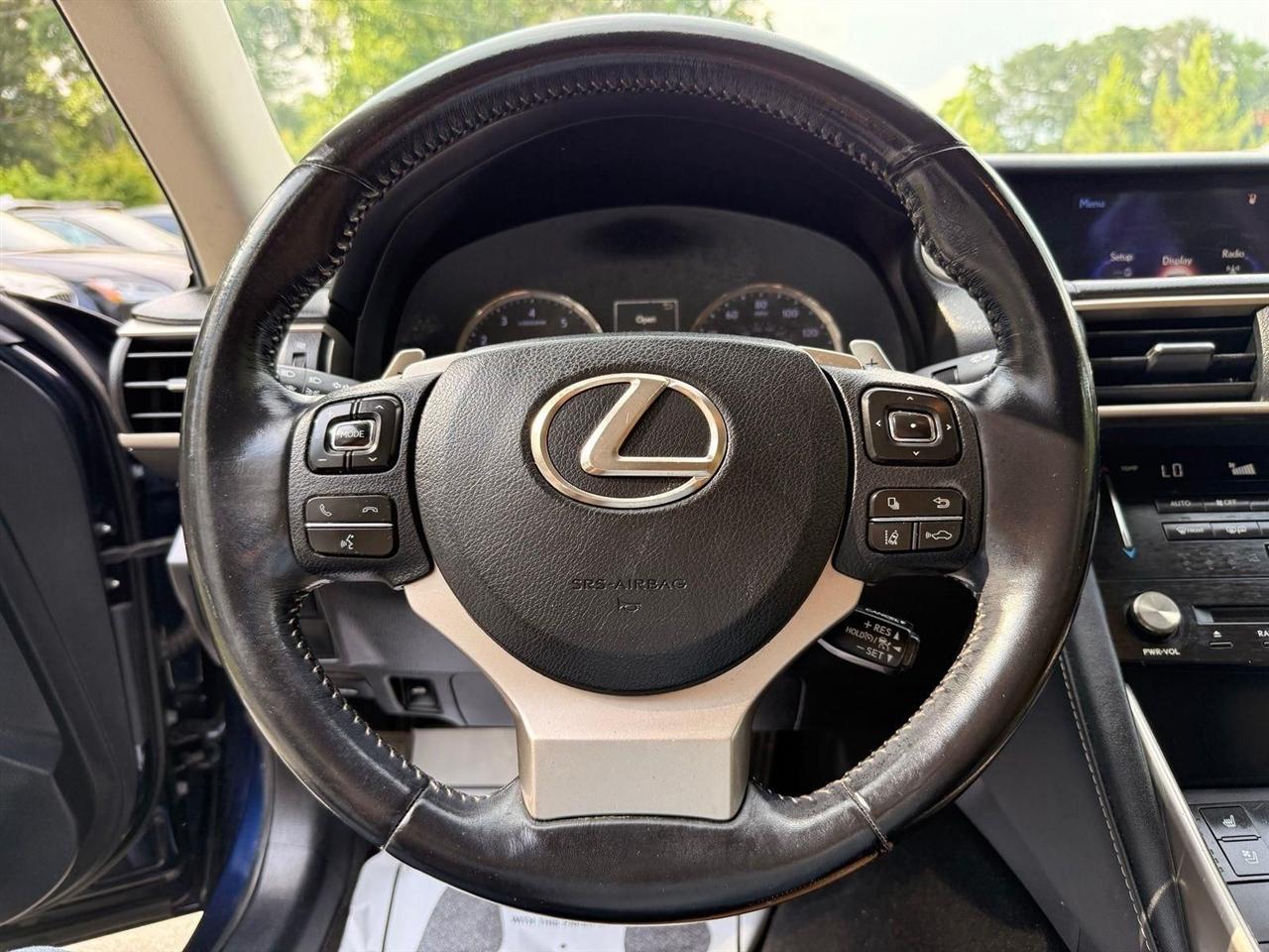 Lexus IS  2017
