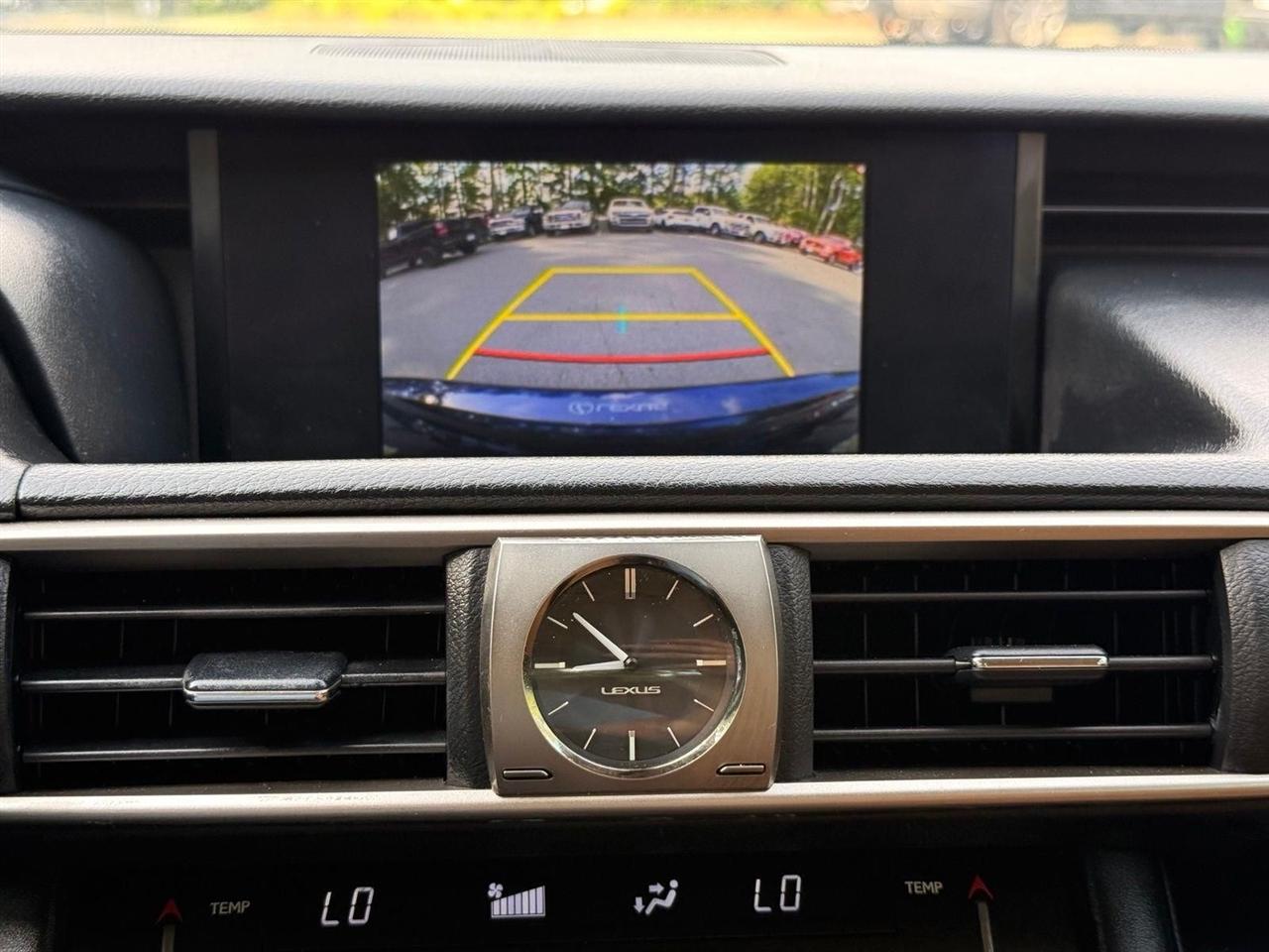 Lexus IS  2017